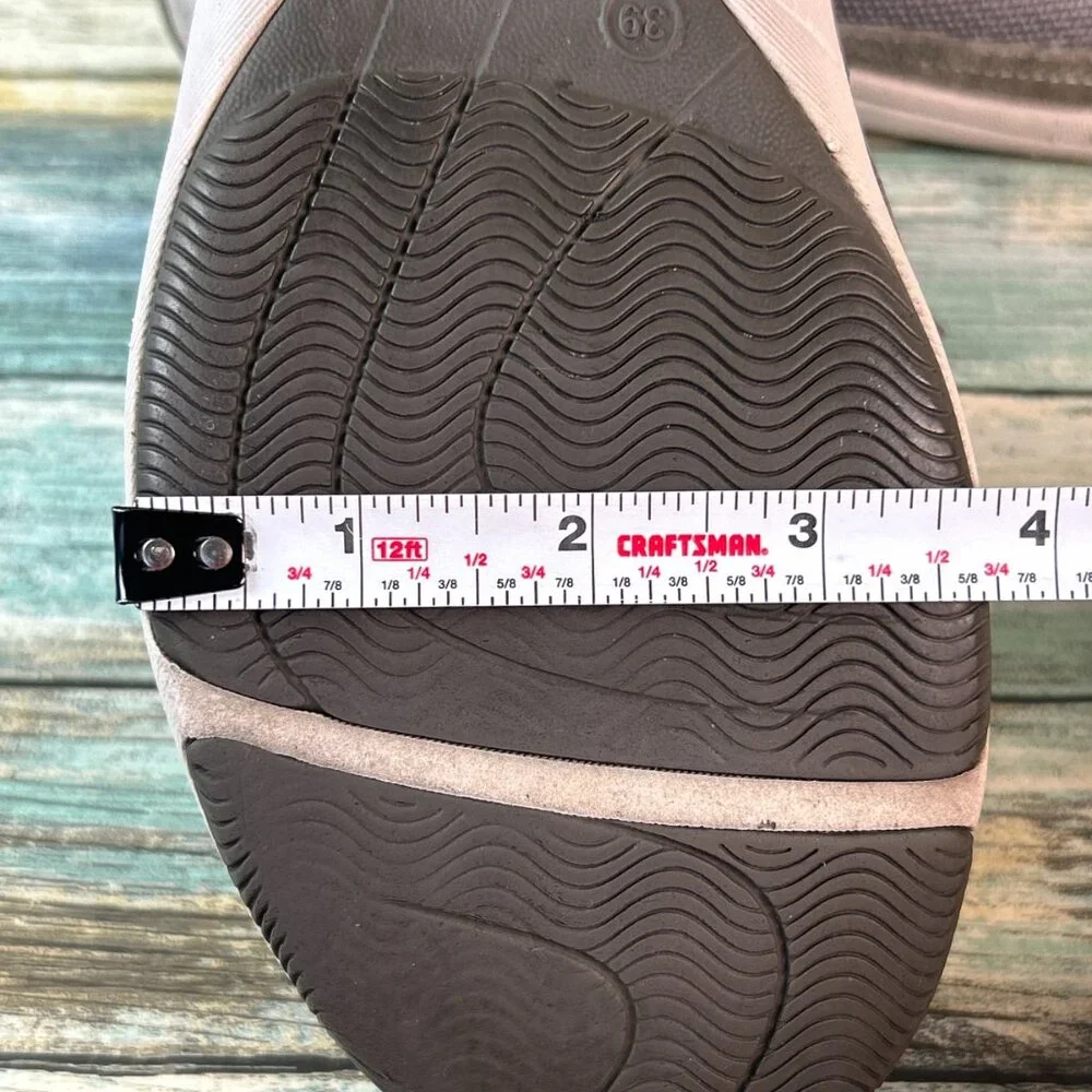 Dansko Sneakers Womens Harmony Size 8.5-9 Gray Suede Casual Shoes Comort Walking